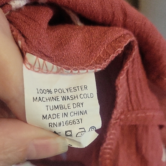 Stylish long sleeve Women's Rose flowy Blouse with White Embroidery Sz2X - Picture 3 of 5